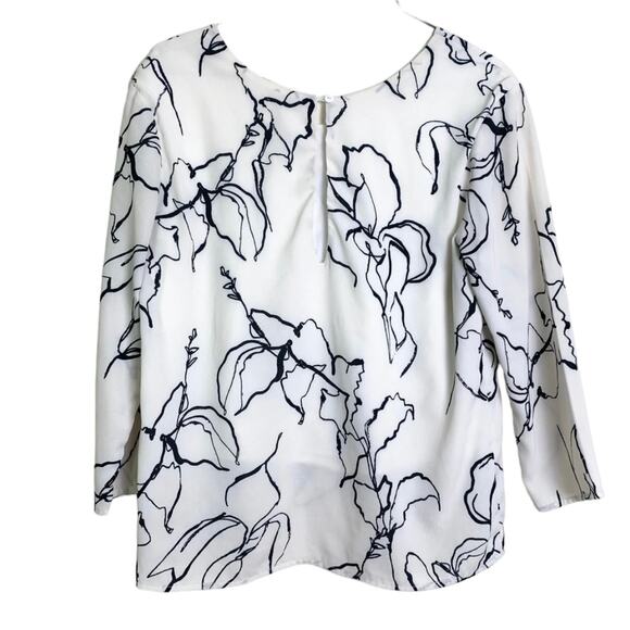 Showpo white & black minimalistic floral abstract line crop sleeve blouse Size 4 - Picture 2 of 6
